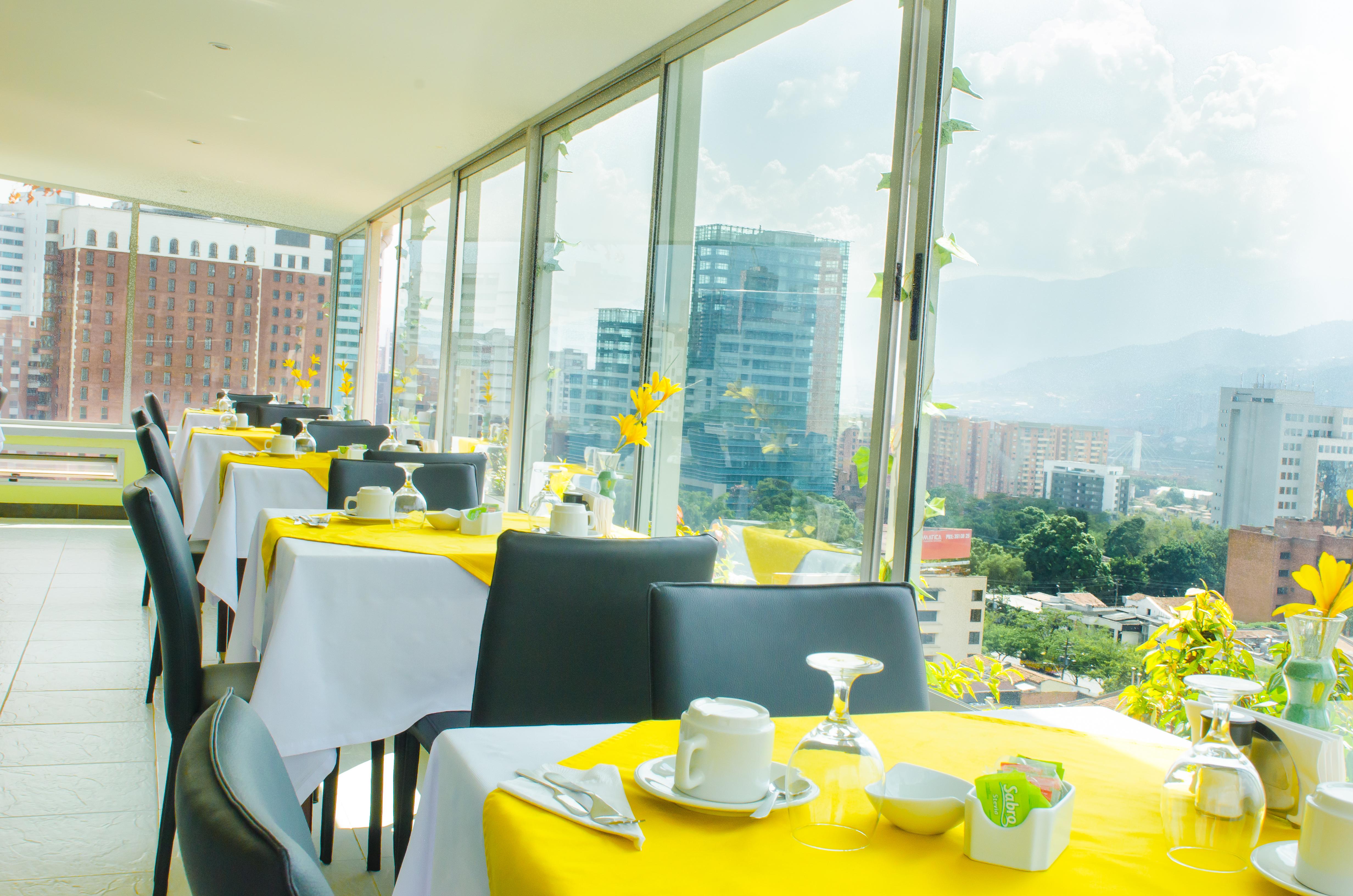 Hotel & Apartasuites Torre Poblado Medellin Exterior photo